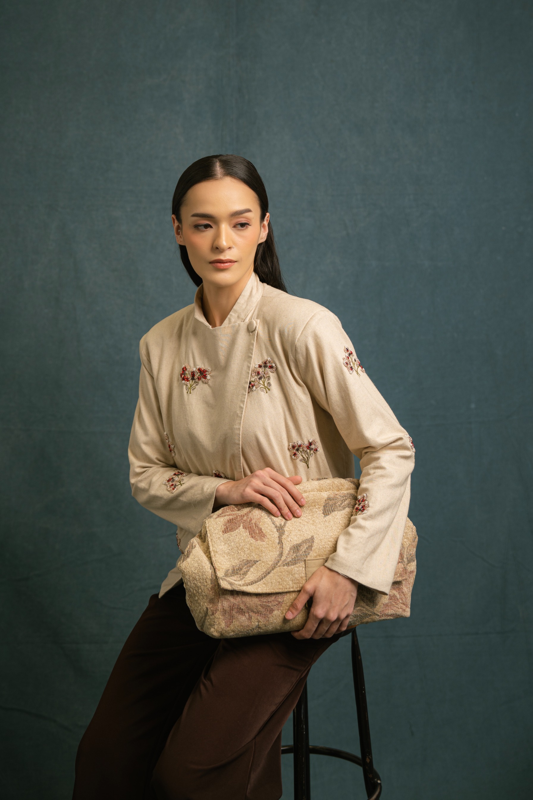 x Indira Linen Beskap