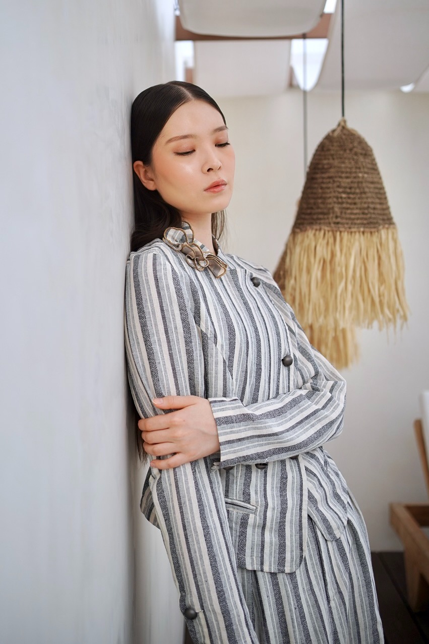 Stripe Embroidery Blazer