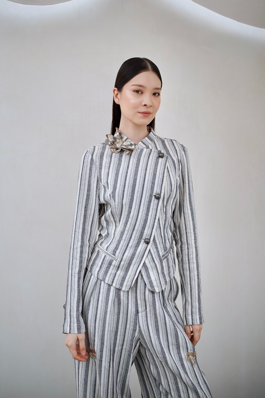 Stripe Embroidery Blazer