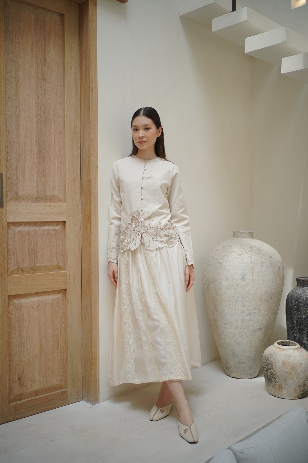 Embroidered linen Beskap