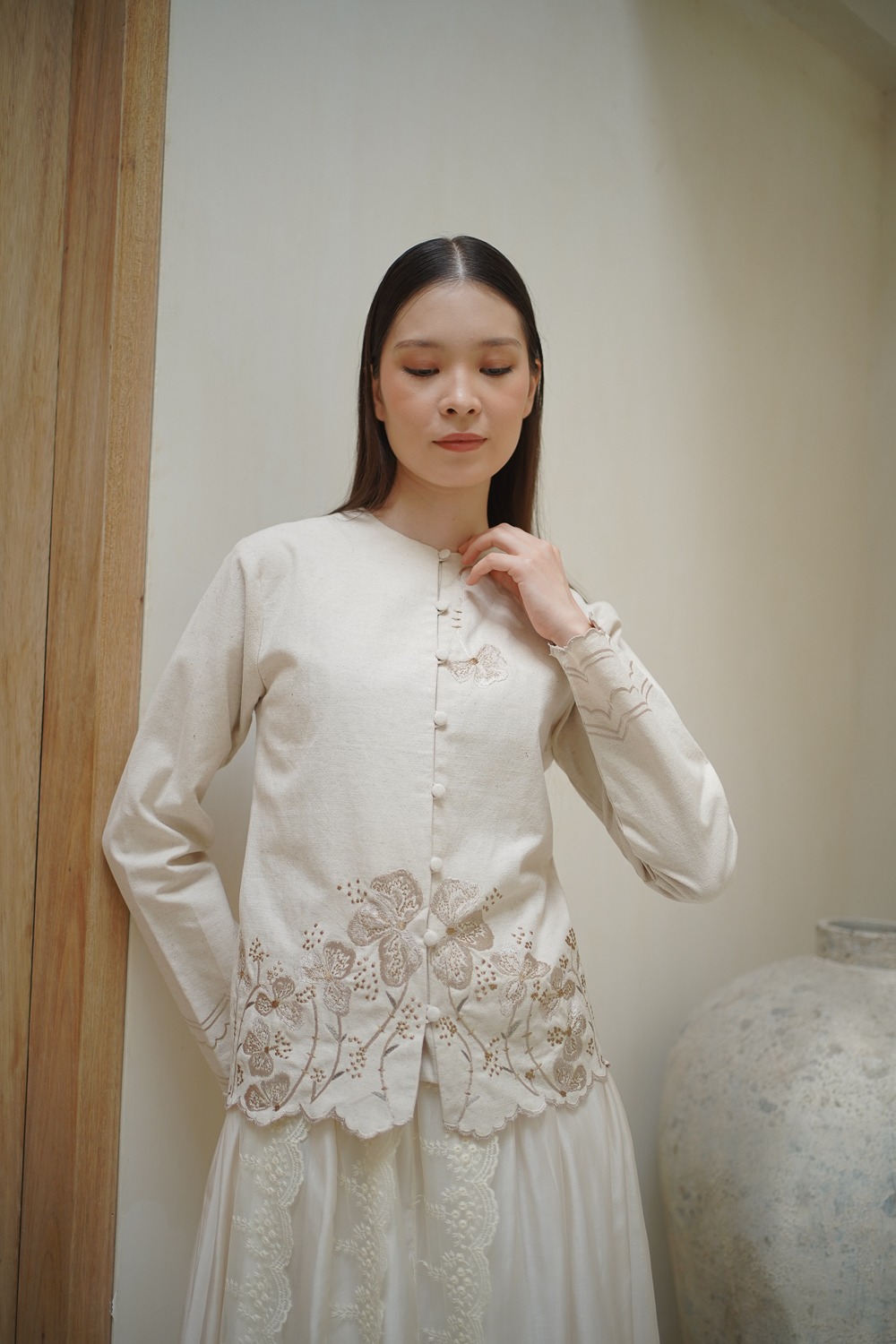 Embroidered linen Beskap