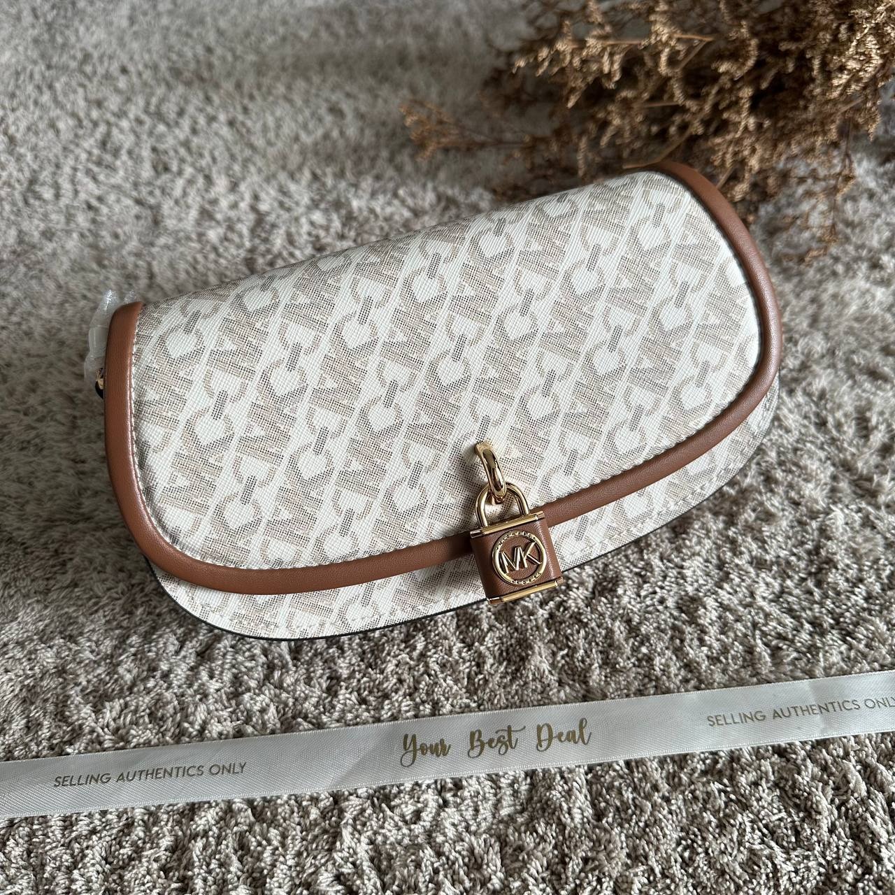 Michael Kors Mila Small Chain Sling Messenger Vanila/Luggage 