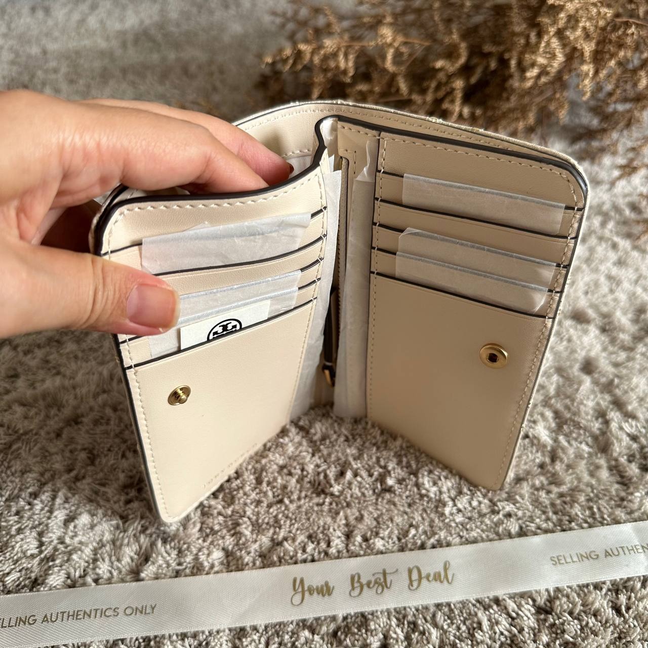 Tory Burch Willa Wallet