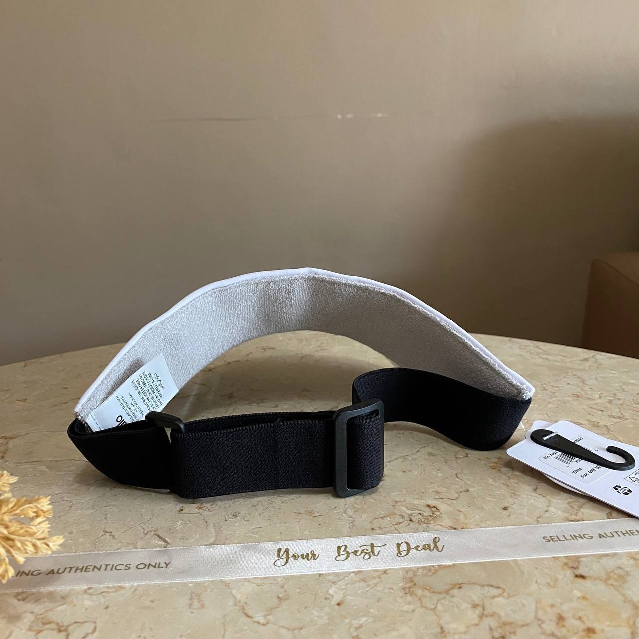 Alo Yoga Airlift Solar Visor