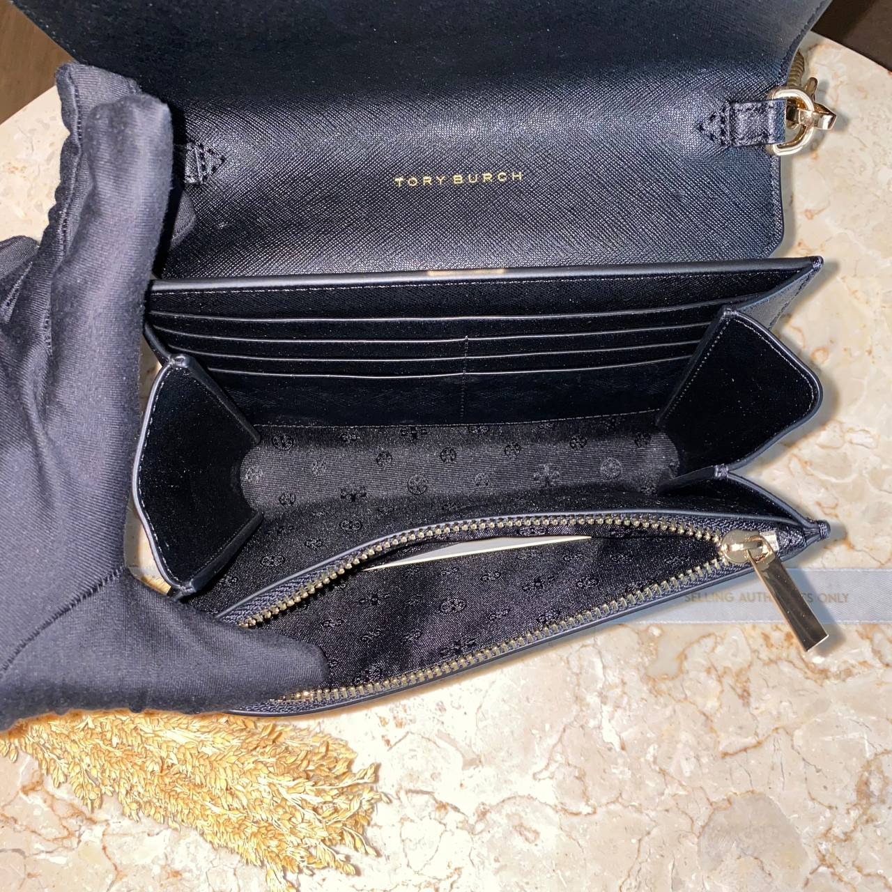 Tory Burch Emerson Chain Wallet 