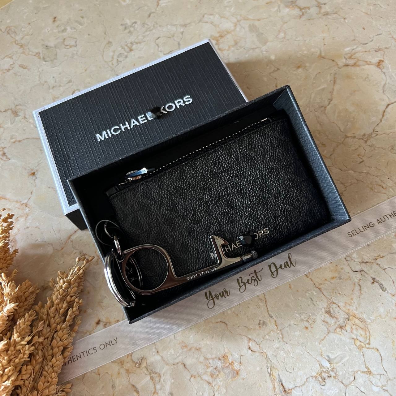 Michael Kors Logo No Touch & Pouch Key Chain Set