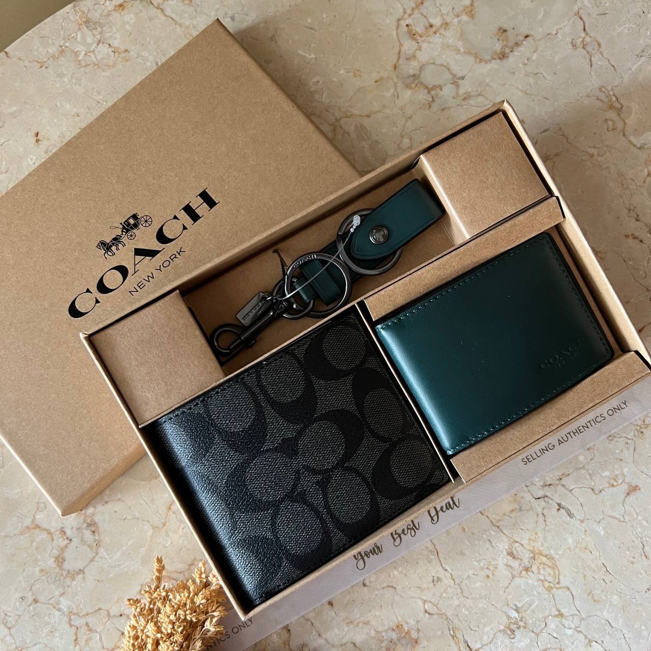 Coach Signature 3 in 1 Compact ID Wallet Gift Set 