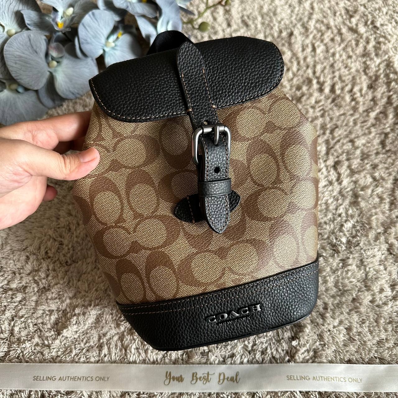 Coach Signature Hudson Small Pack 