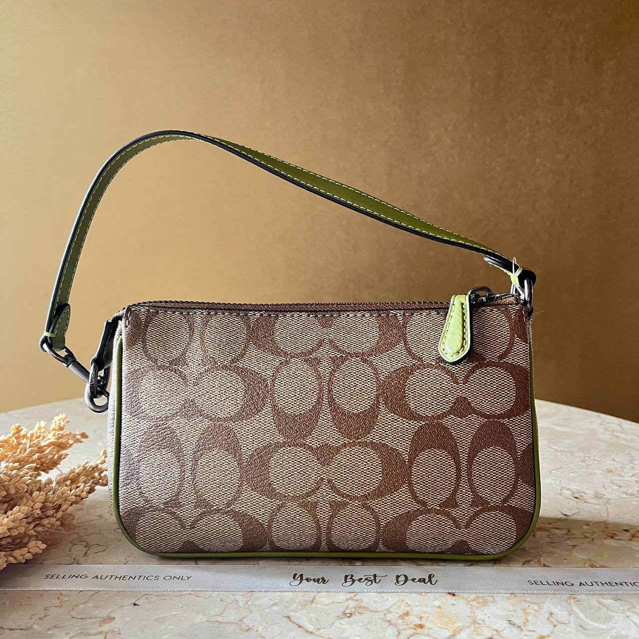 Coach Signature Nolita 19