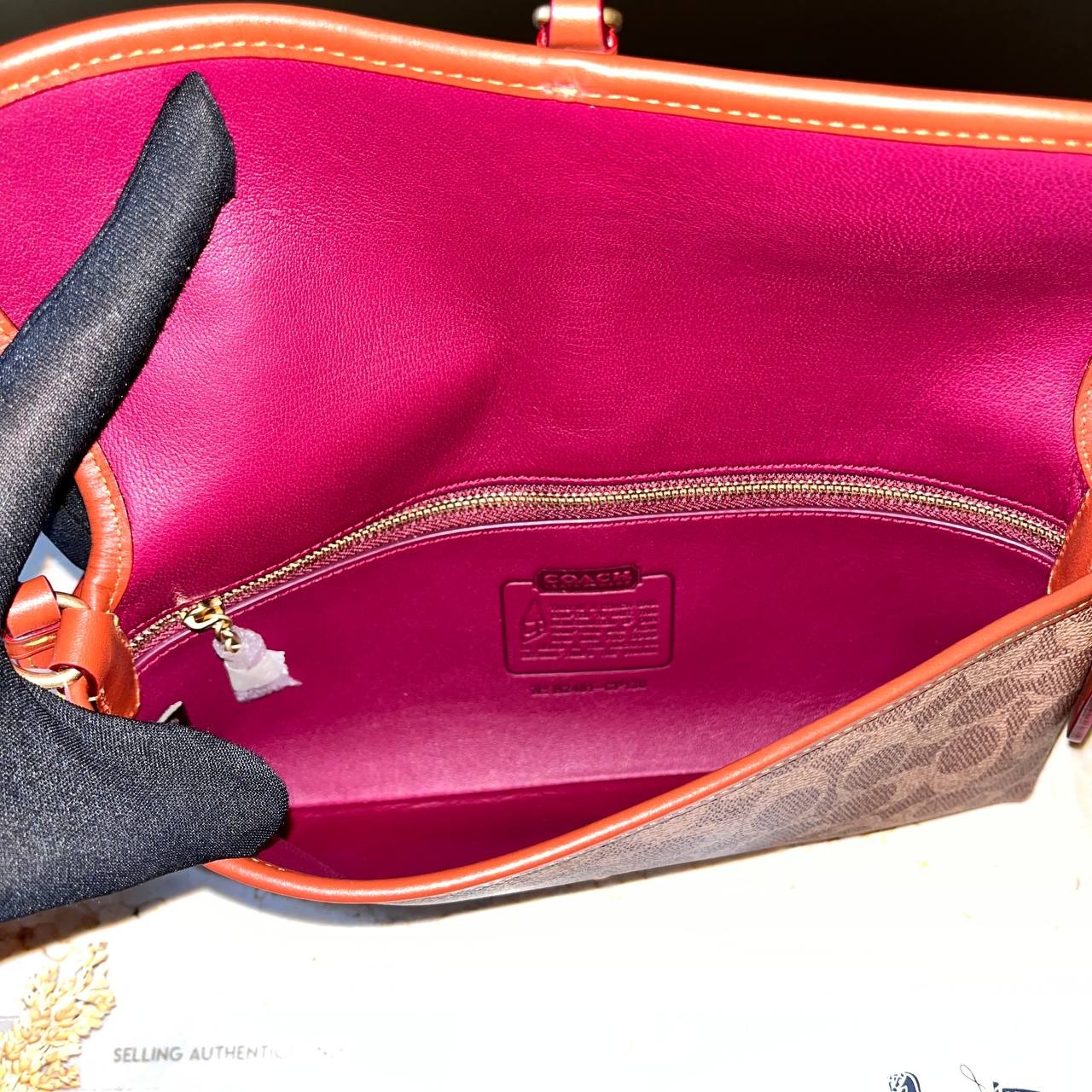 Coach Signature Hampton Shoulder Bag