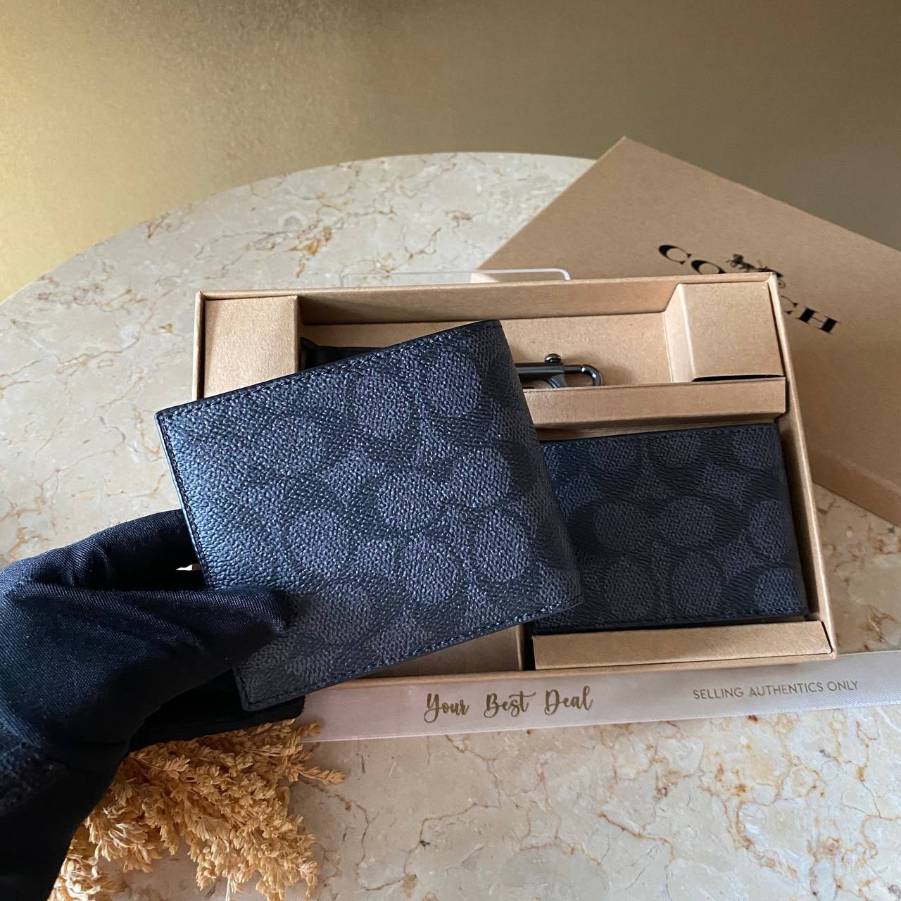 Coach Signature 3 in 1 Compact ID Wallet Gift Set 