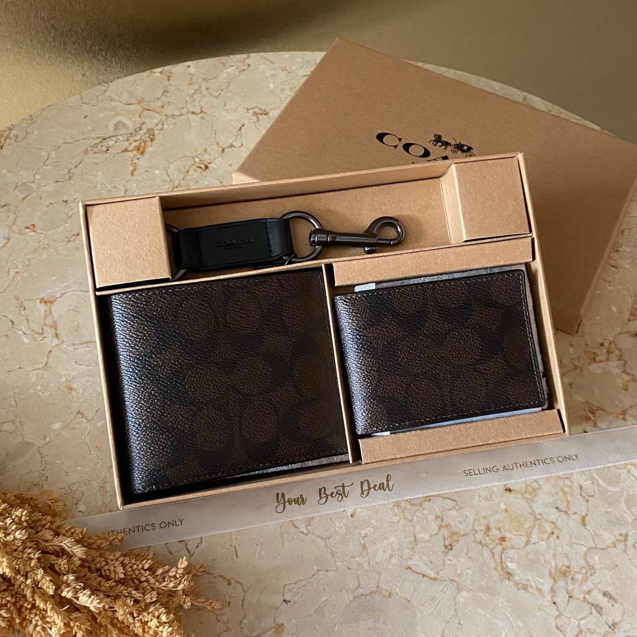 Coach Signature 3 in 1 Compact ID Wallet Gift Set 