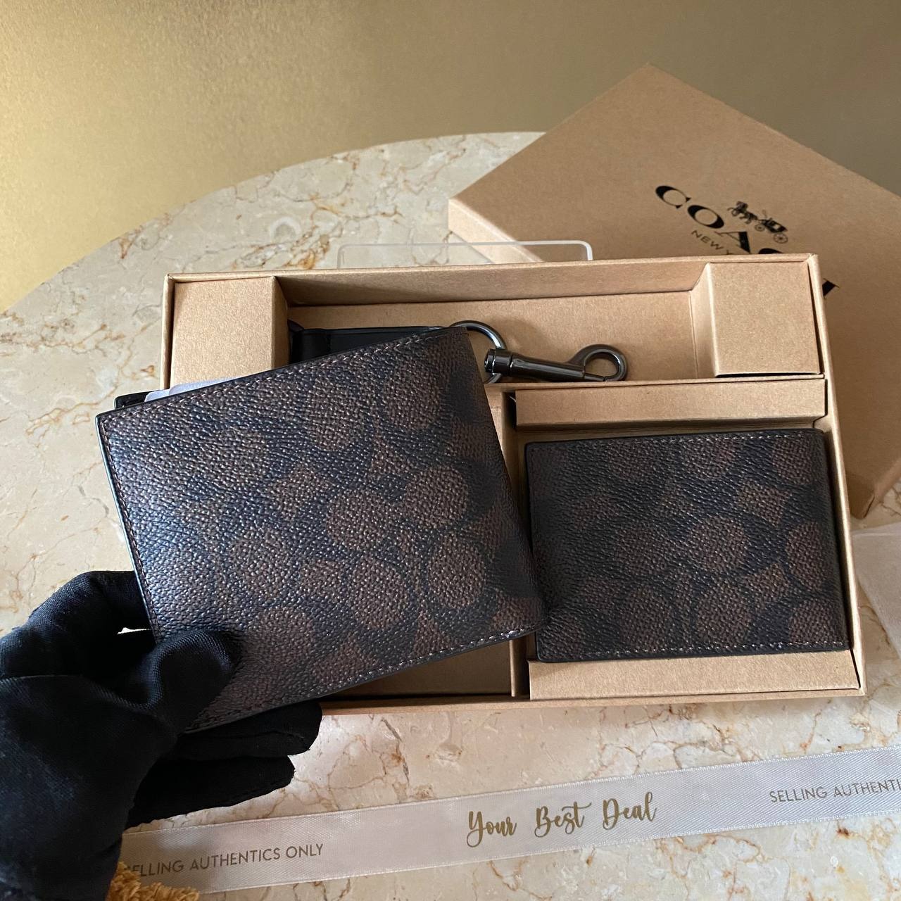 Coach Signature 3 in 1 Compact ID Wallet Gift Set 