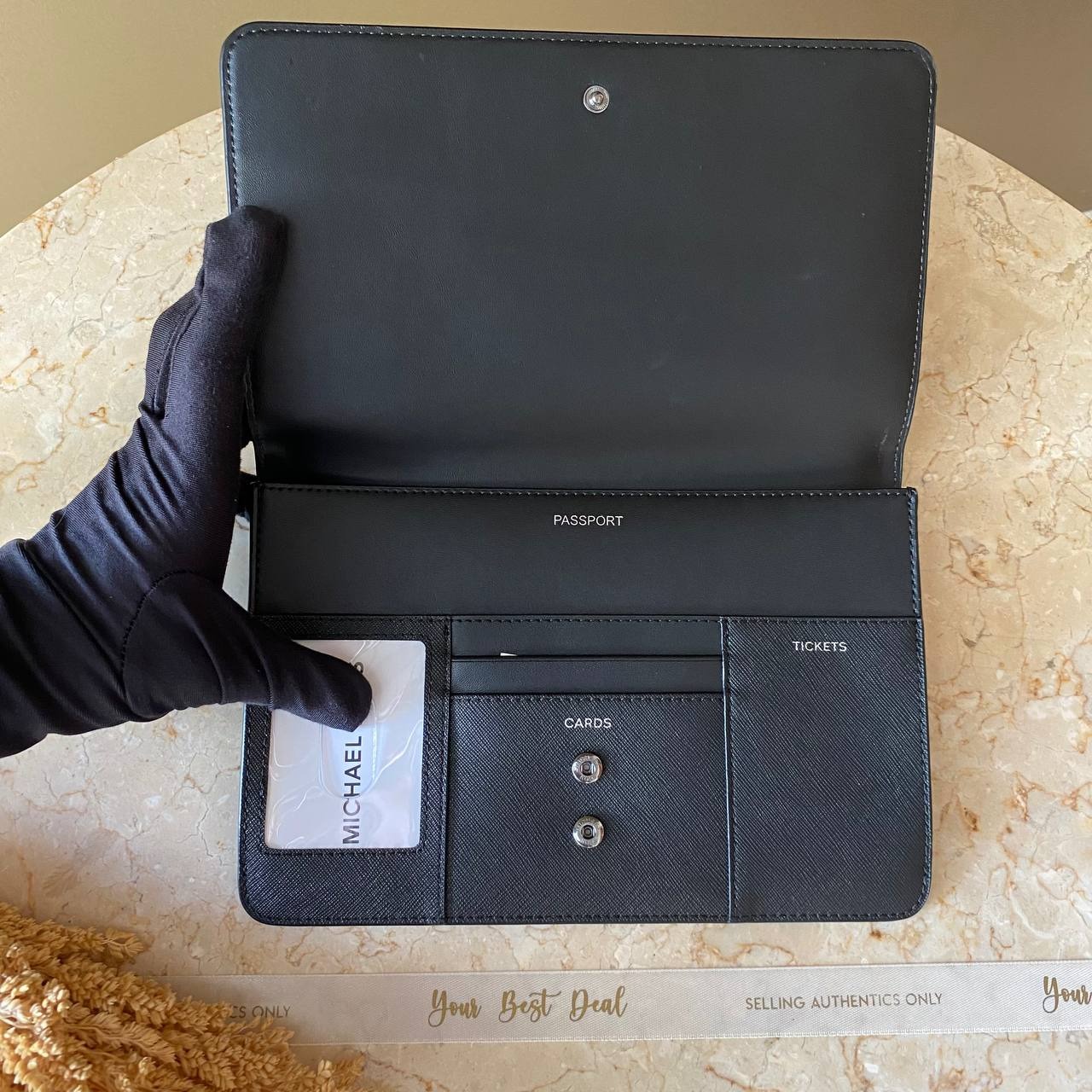 Michael Kors Rivington Large Travel Wallet Black