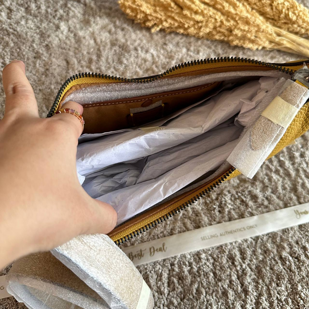 Coach Luna Shoulder Bag Flax