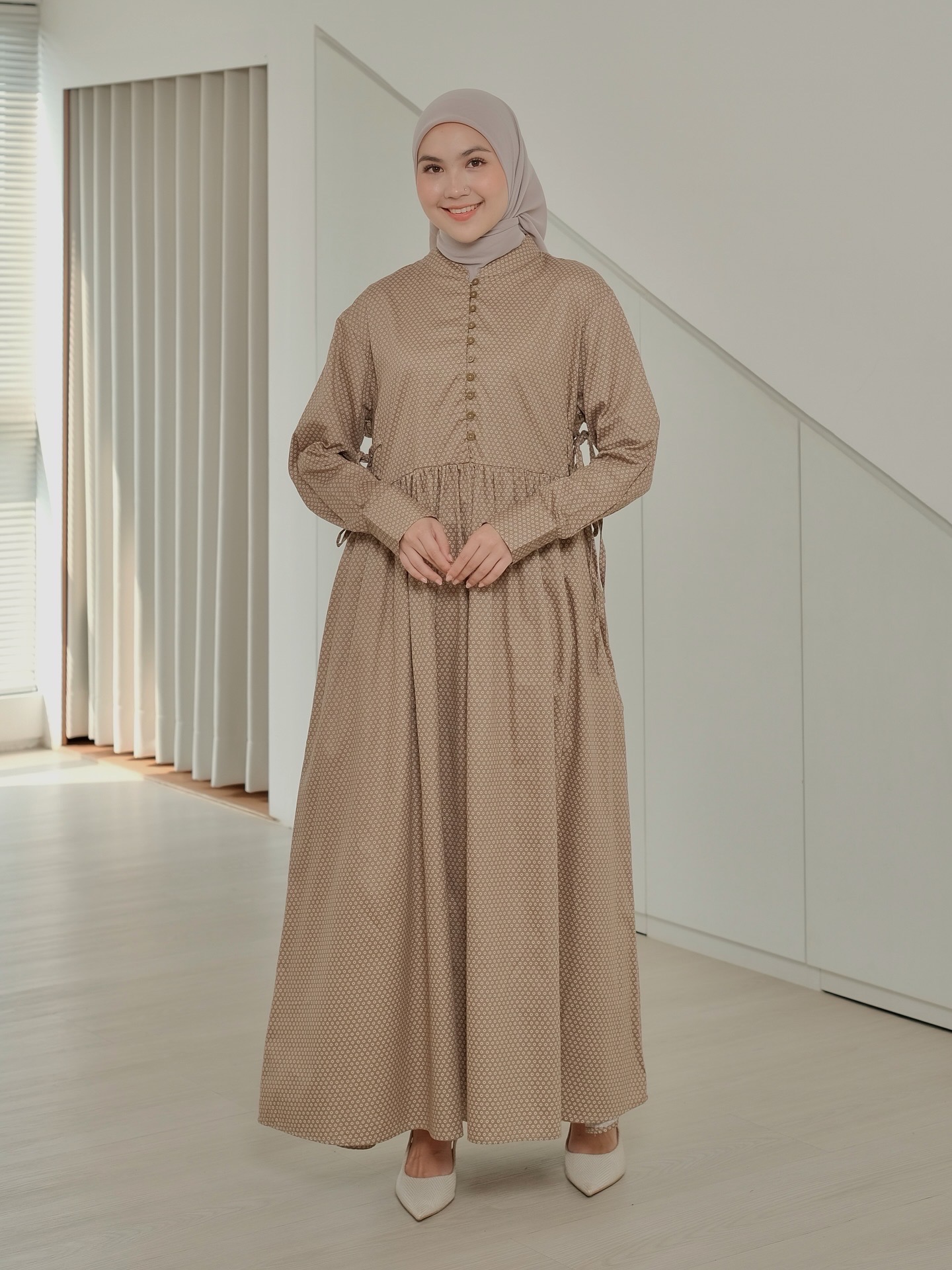 FLEURA DRESS - LT BROWN
