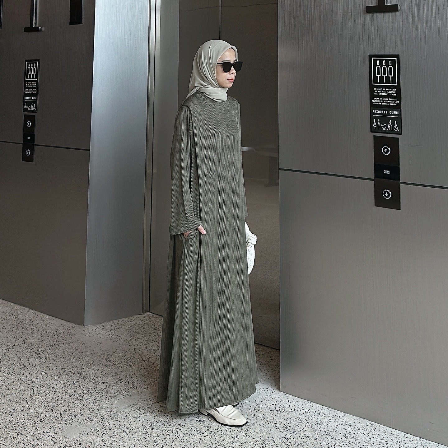 SABINA DRESS - ARMY