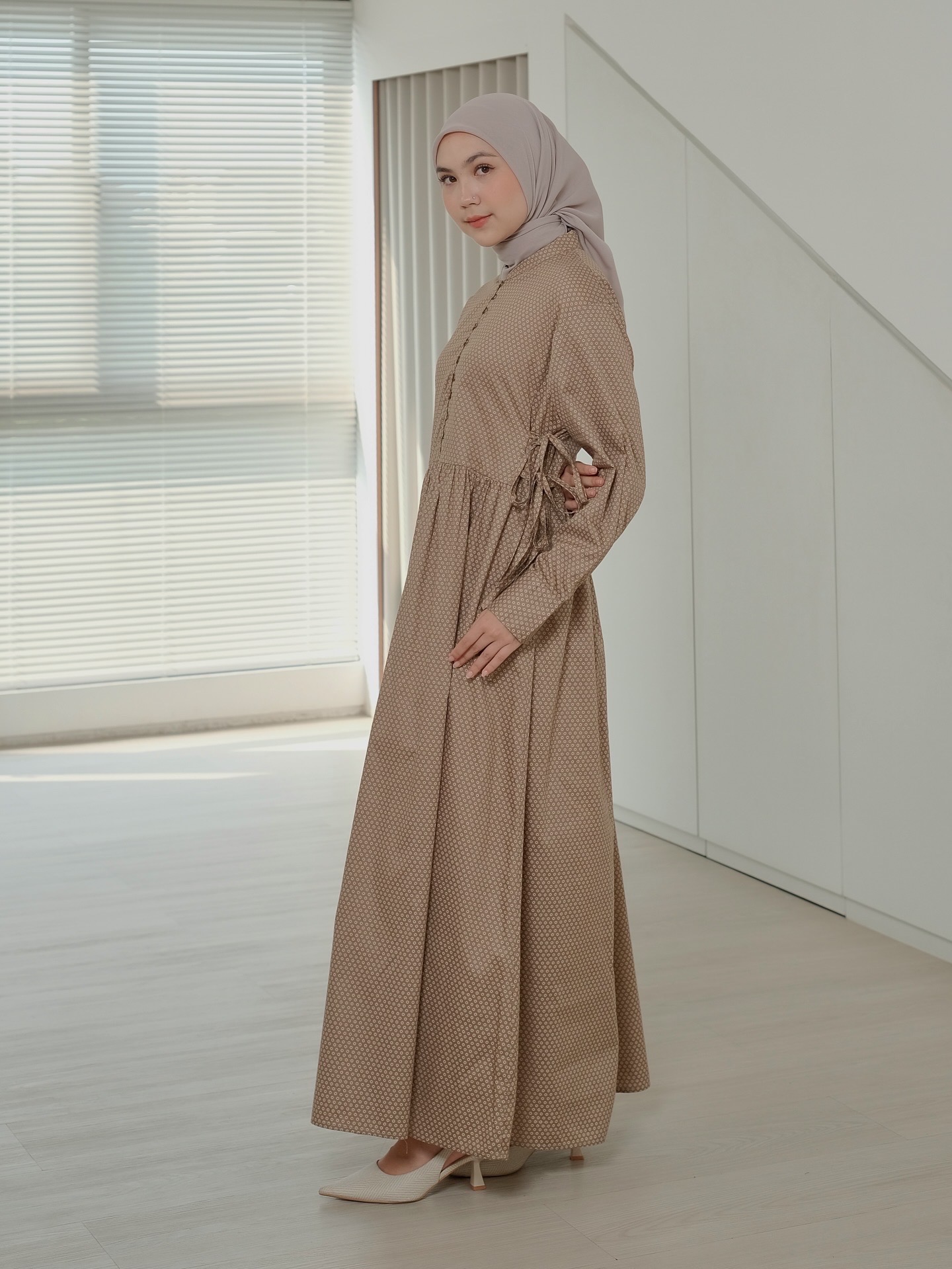 FLEURA DRESS - LT BROWN