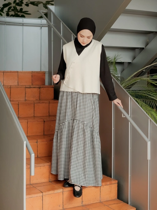 Image of SYANA SKIRT - BLACK