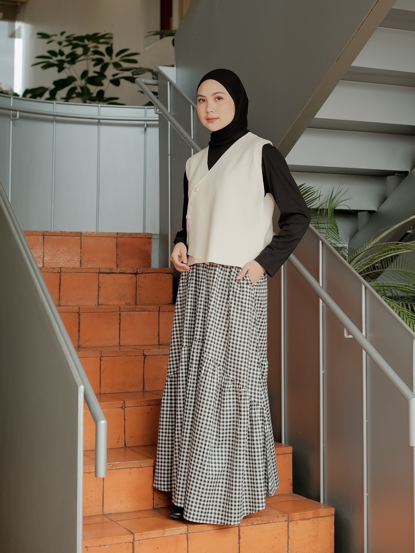 SYANA SKIRT - BLACK