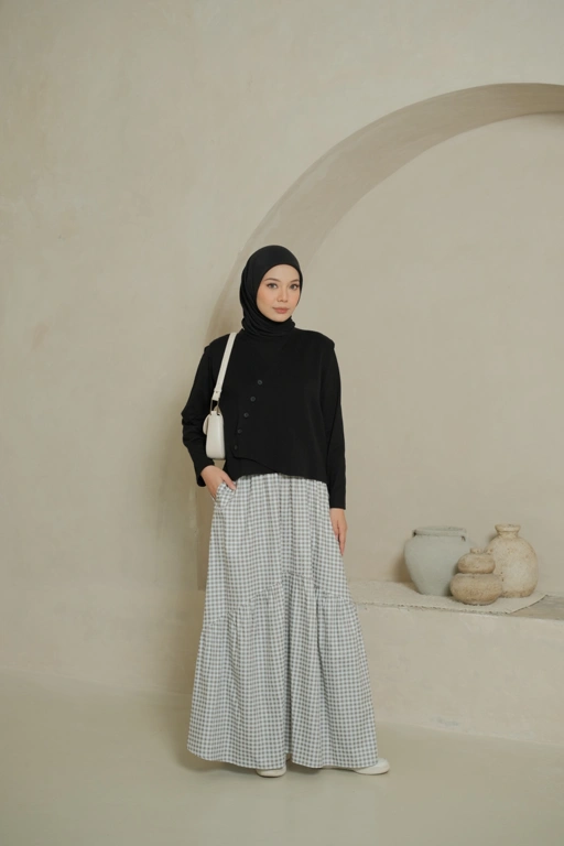 Image of SYANA SKIRT - CEMENT