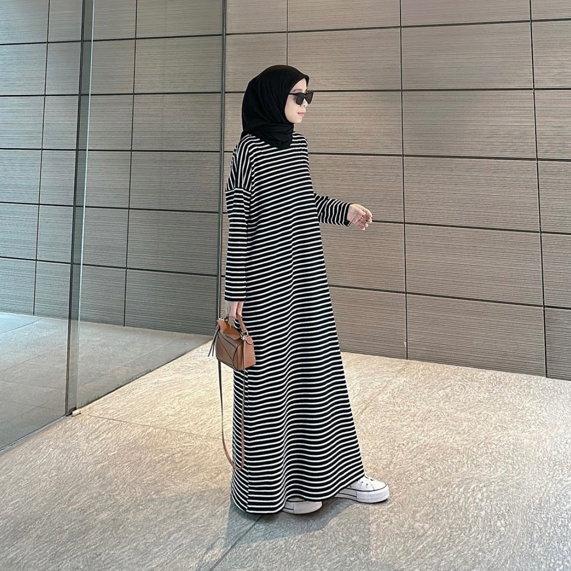 RUNNA DRESS - BLACK