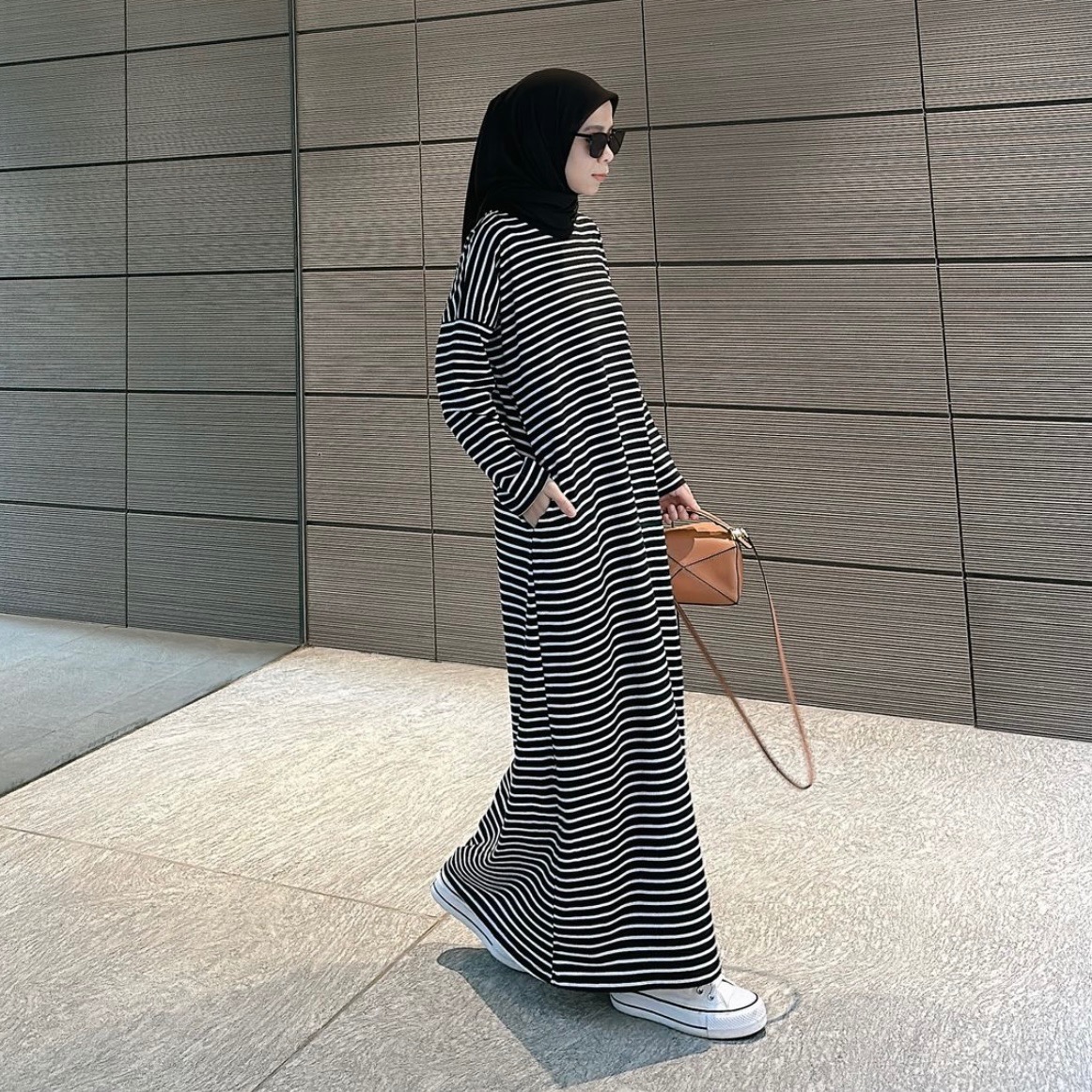 RUNNA DRESS - BLACK
