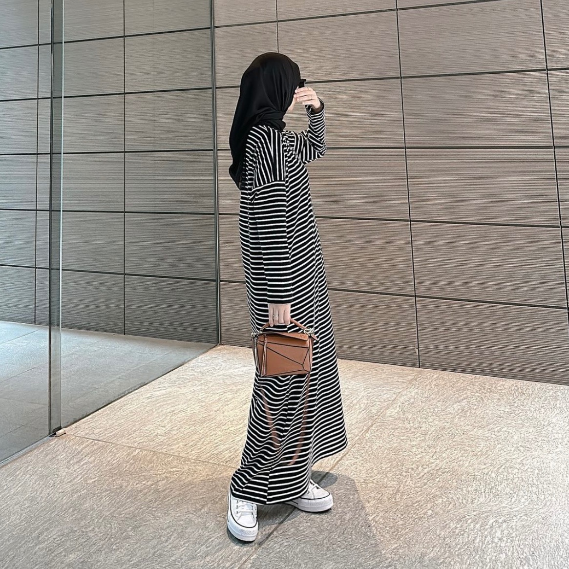 RUNNA DRESS - BLACK