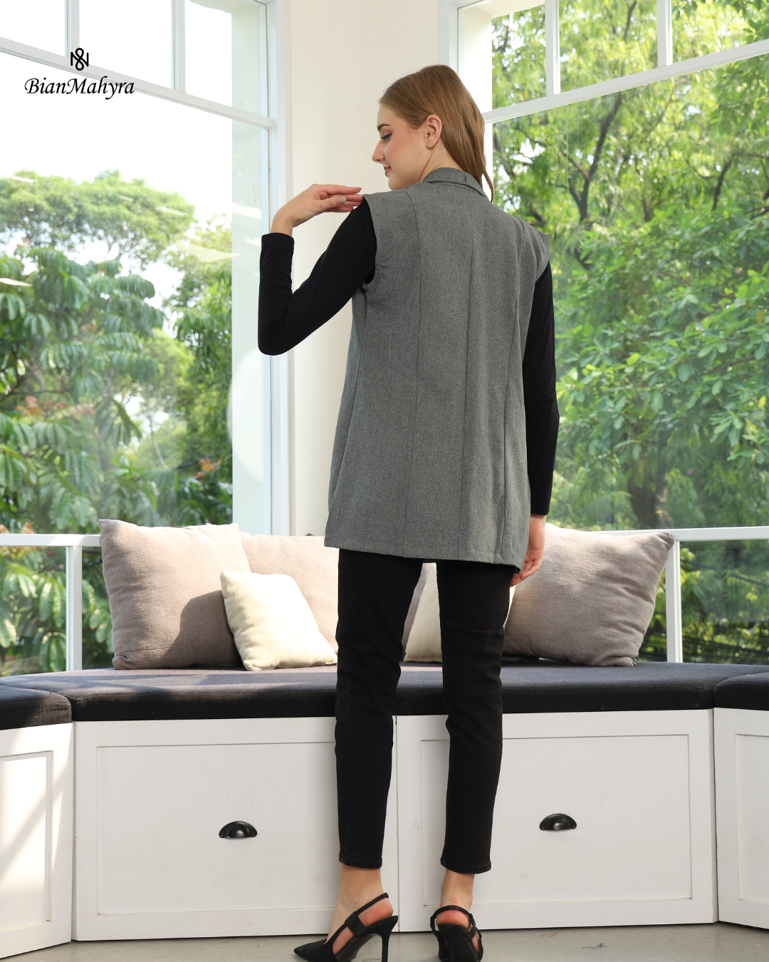 Clara Vest