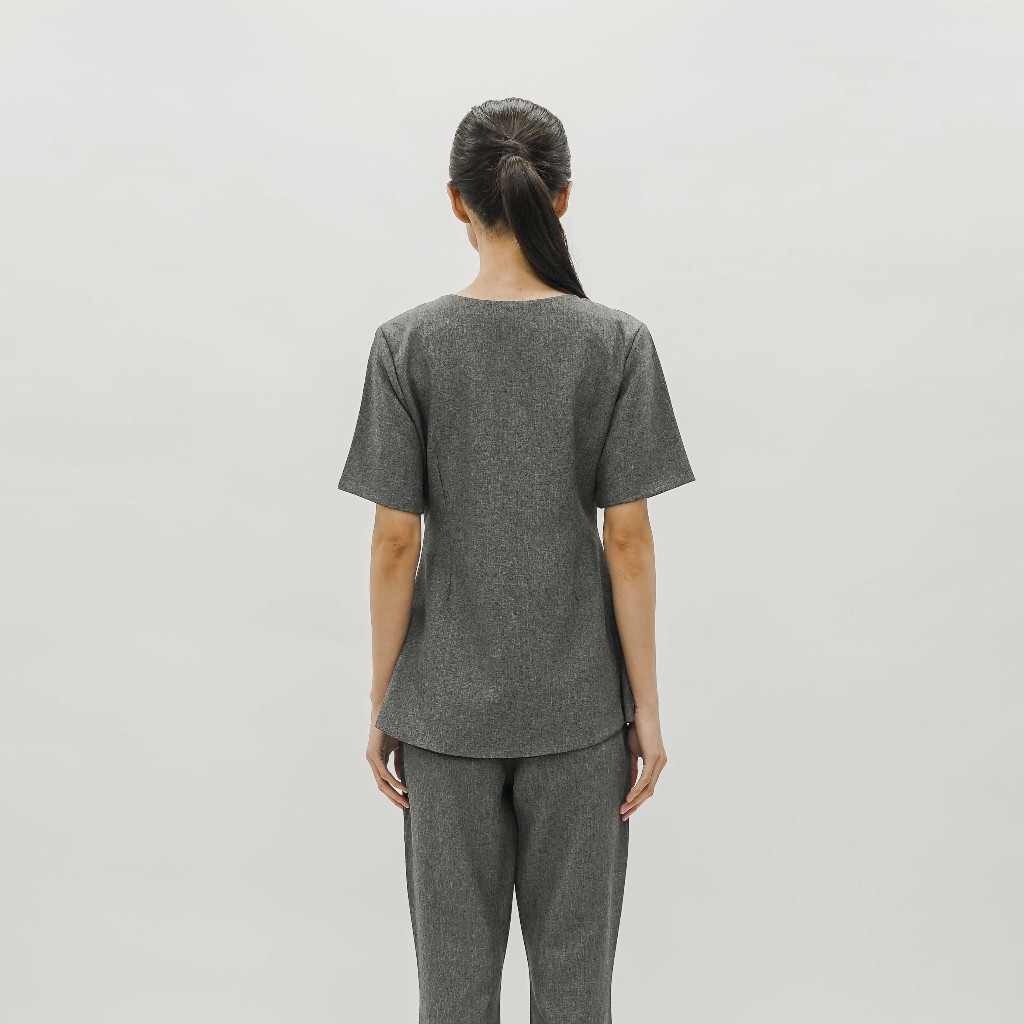 [Tutuloph] Aster Crewneck Top | Atasan Wanita Premium Kancing Gold | Luaran Elegan & Casual – Koleksi Eksklusif Fit to Big Size