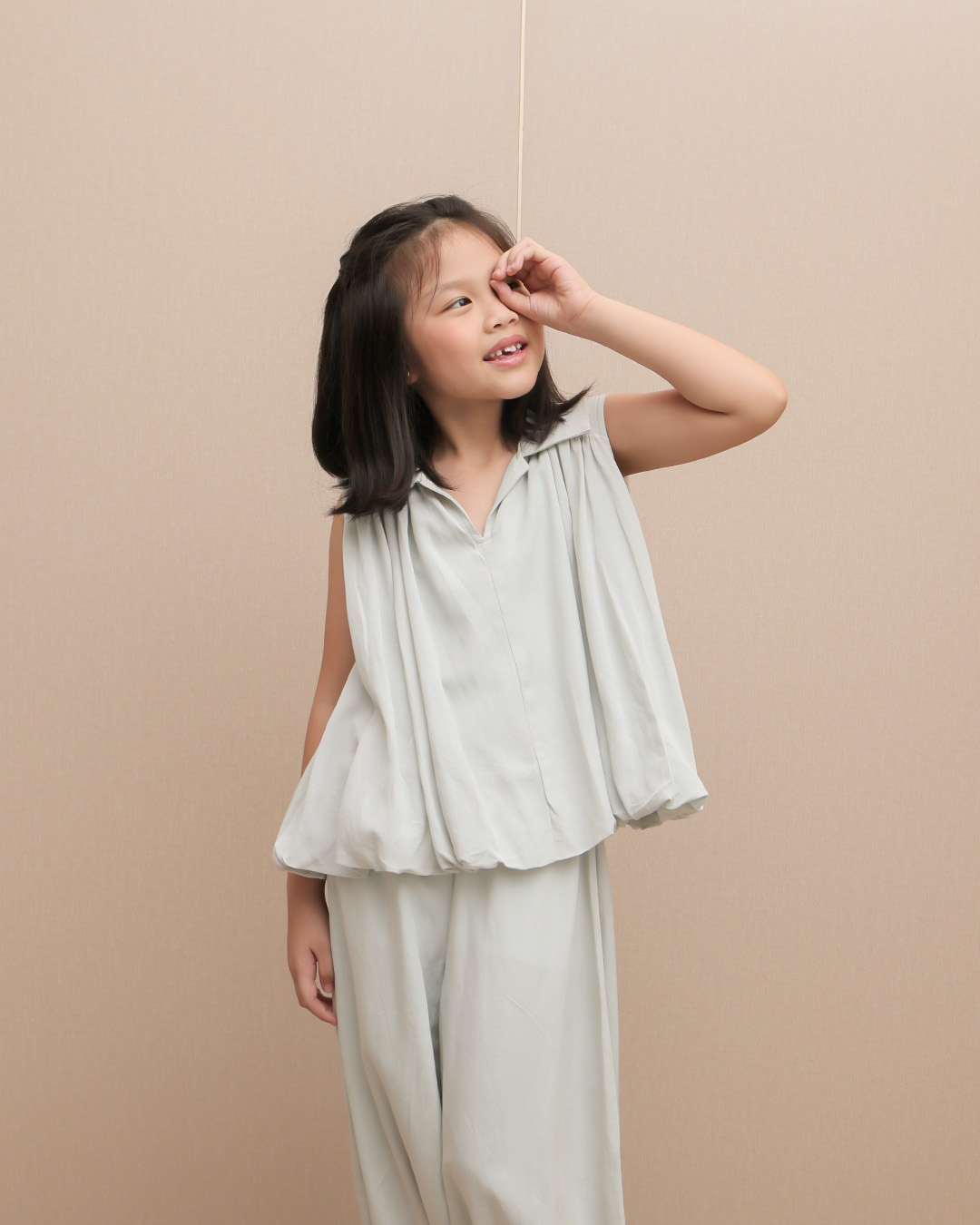 Nora Blouse Kids | Sleeveless Blouse Anak Perempuan | Atasan Anak Casual V-Neck Kerah | Usia 1-8 Tahun | TutuKids