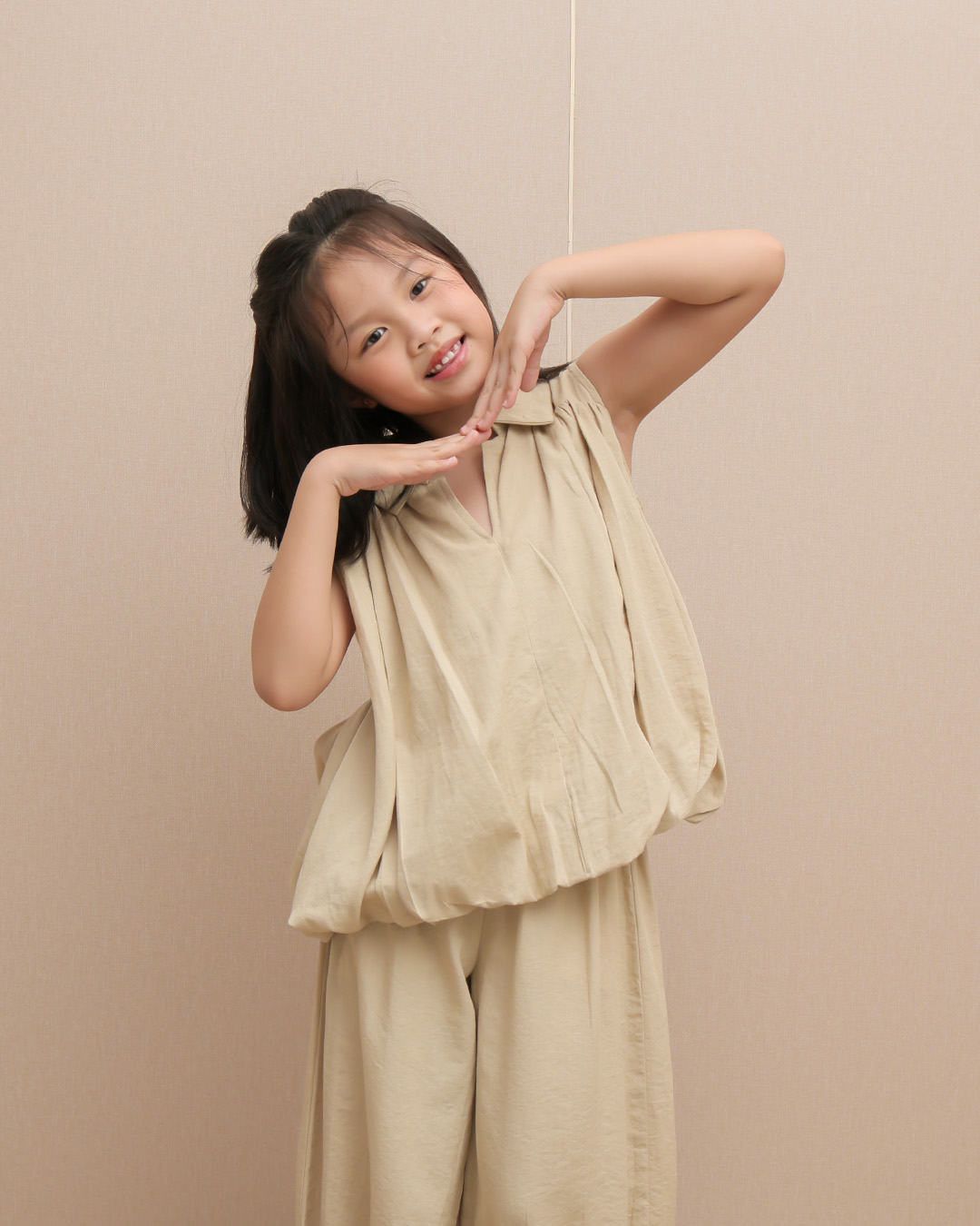 Nora Blouse Kids | Sleeveless Blouse Anak Perempuan | Atasan Anak Casual V-Neck Kerah | Usia 1-8 Tahun | TutuKids