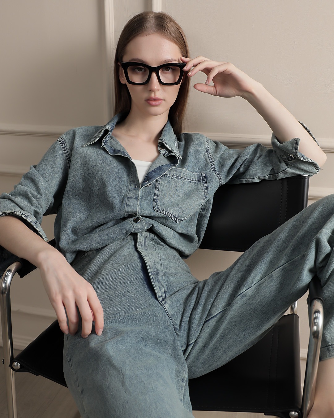 [Tutuloph] Alvie Shirt | Kemeja Wanita Denim Oversized | Atasan Kancing Jeans Lengan Panjang | Long Shirt Casual Bigsize