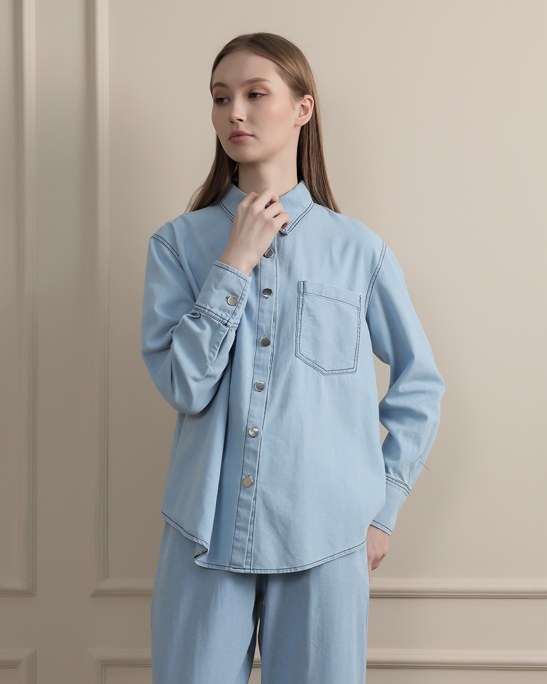 [Tutuloph] Alvie Shirt | Kemeja Wanita Denim Oversized | Atasan Kancing Jeans Lengan Panjang | Long Shirt Casual Bigsize