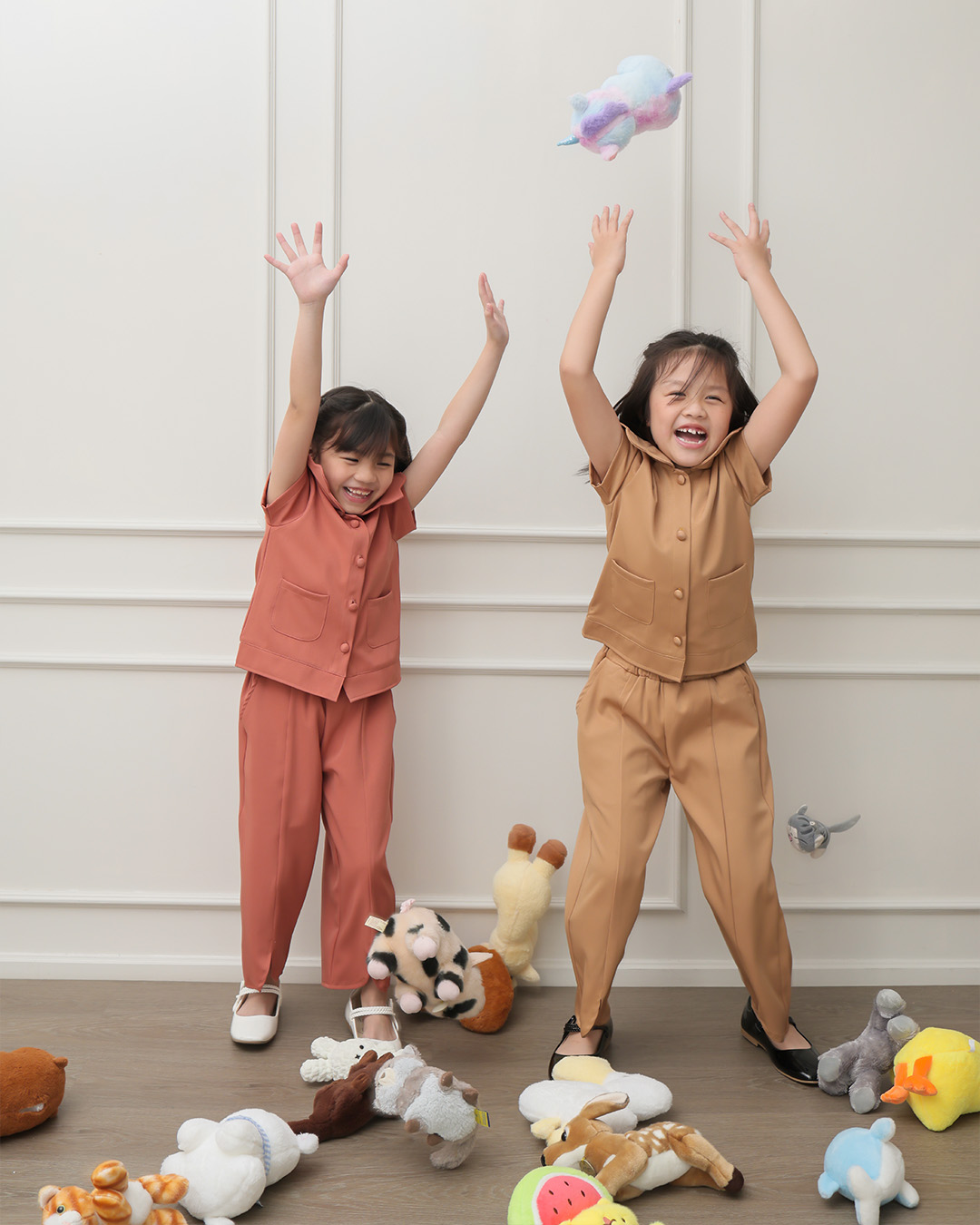 Helly Top Kids | Blouse Anak Perempuan Lengan Pendek | Atasan Anak Casual Peterpan Collar Kancing Depan | Usia 1-8 Tahun | TutuKids