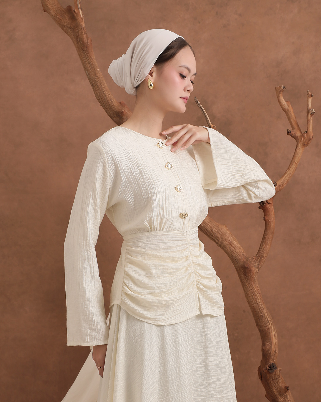 [Tutuloph] Farah Blouse | Blouse Ruffle Elegan Raya Collection | Kancing Depan Lengan Panjang | Regular Casual Big Size