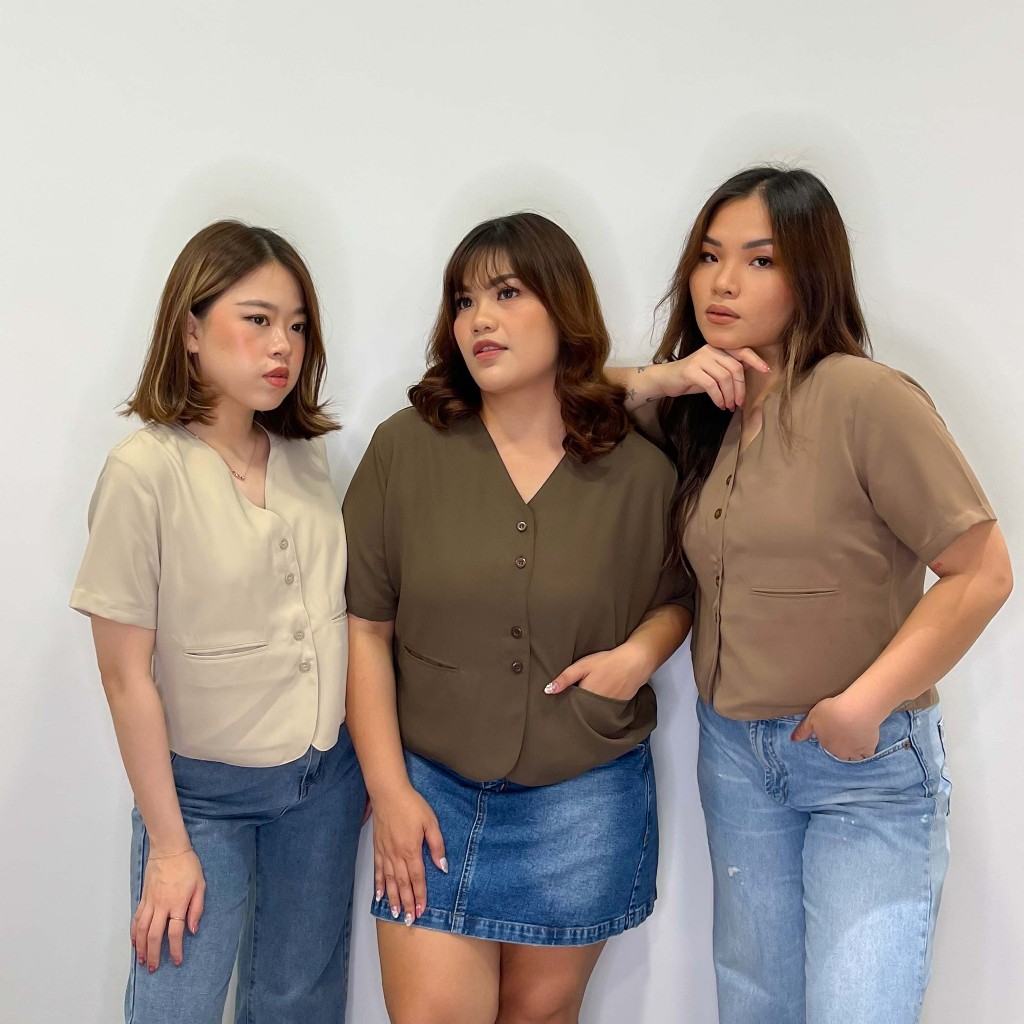 [Tutuloph] Vicca Blouse | Office Shirt | Atasan Kemeja Wanita Casual Fashion Kantor Blouse Kancing Lengan Pendek Top Bigsize