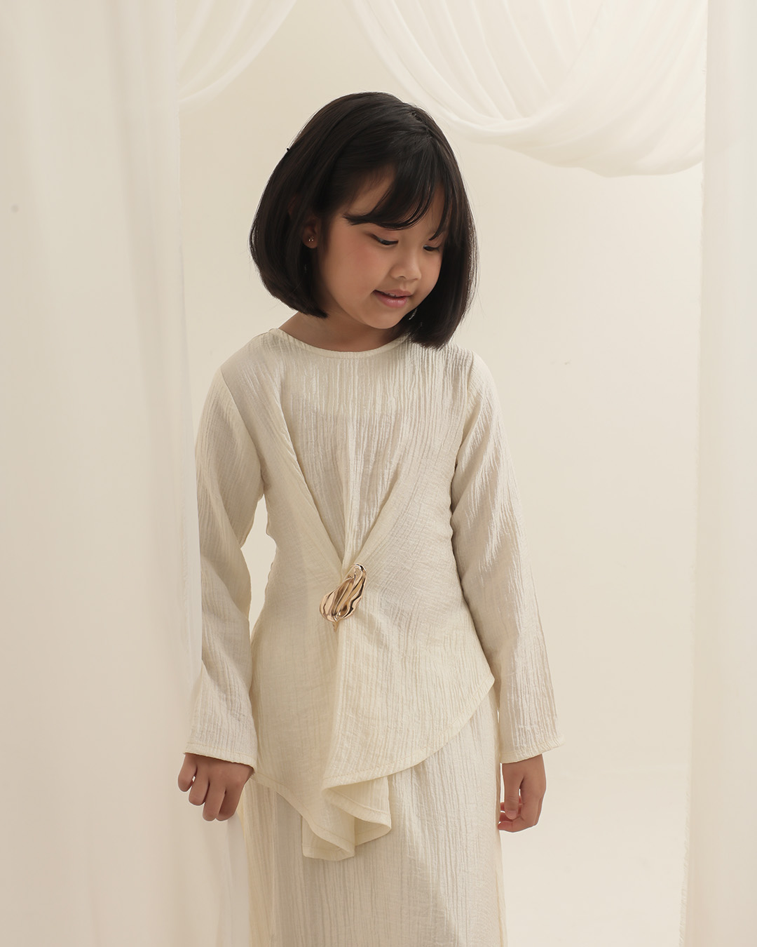 Little Mira Blouse Kids | Blouse Anak Perempuan One Button Lengan Panjang | Atasan Elegan Raya Collection | Usia 7-8 Tahun | TutuKids