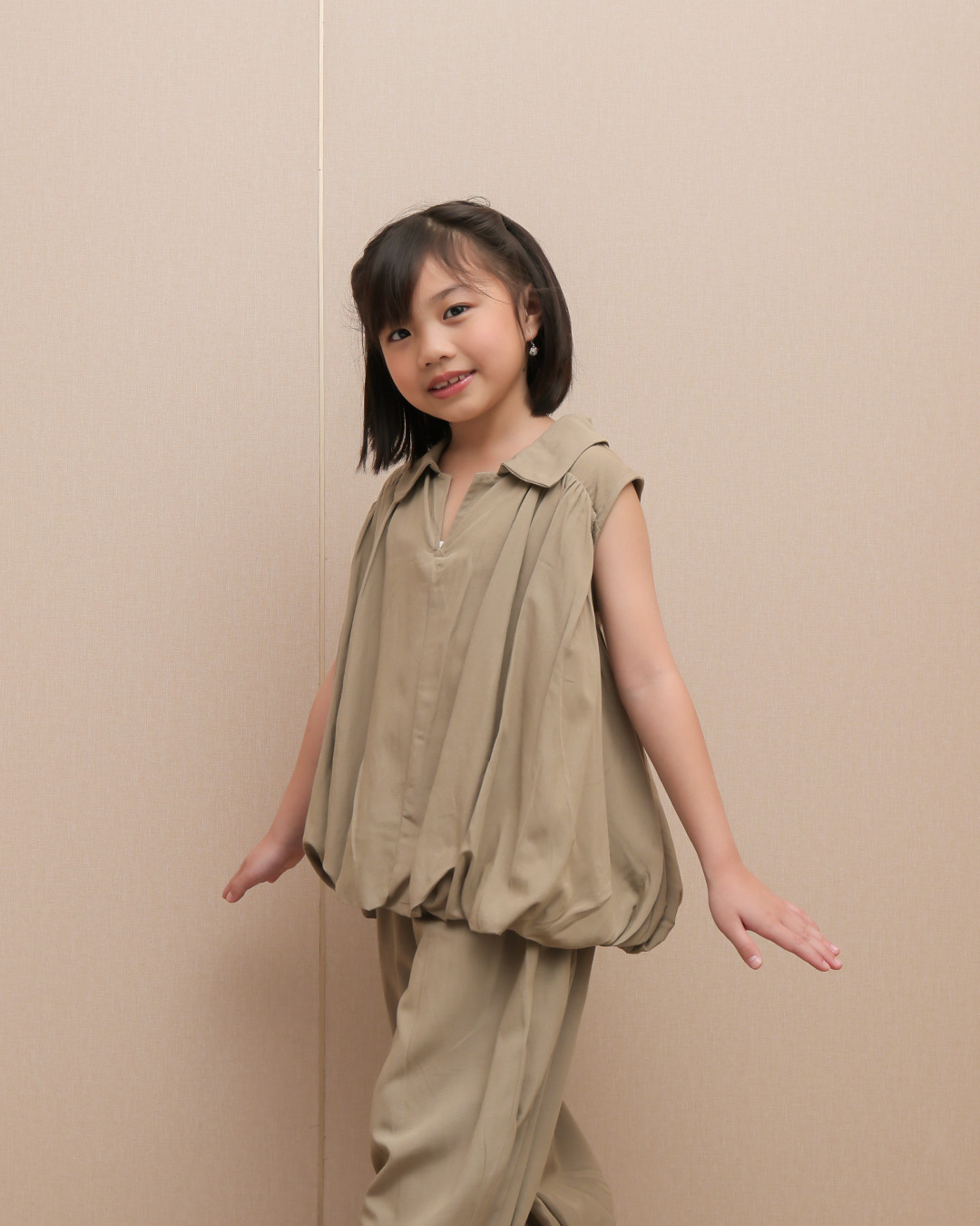 Nora Blouse Kids | Sleeveless Blouse Anak Perempuan | Atasan Anak Casual V-Neck Kerah | Usia 1-8 Tahun | TutuKids