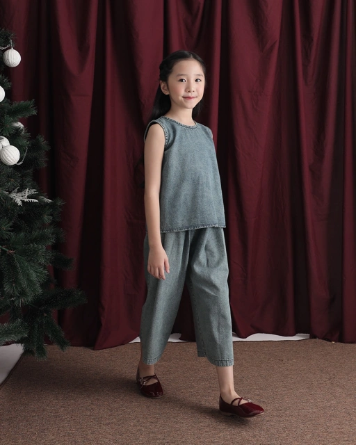 Image of Lina Blouse Kids | Sleeveless Top Tali Pita Baju Denim Anak Perempuan | Usia 1-8 Tahun | Atasan Jeans Anak Perempuan | Fashion Anak | TutuKids
