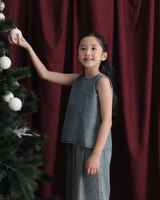 Image of Lina Blouse Kids | Sleeveless Top Tali Pita Baju Denim Anak Perempuan | Usia 1-8 Tahun | Atasan Jeans Anak Perempuan | Fashion Anak | TutuKids