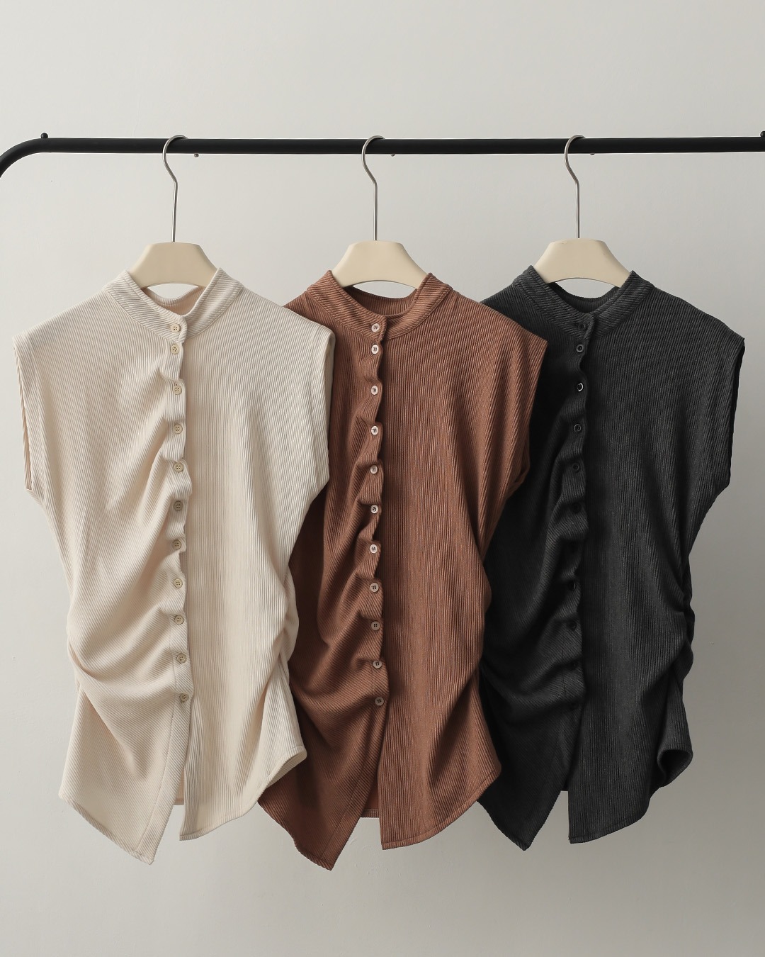 [Tutuloph] Luna Blouse | Blouse Premium Knit Top Tanpa Lengan | Blouse Kancing Sleeveless | Atasan Wanita Casual Fashion Normal Bigsize