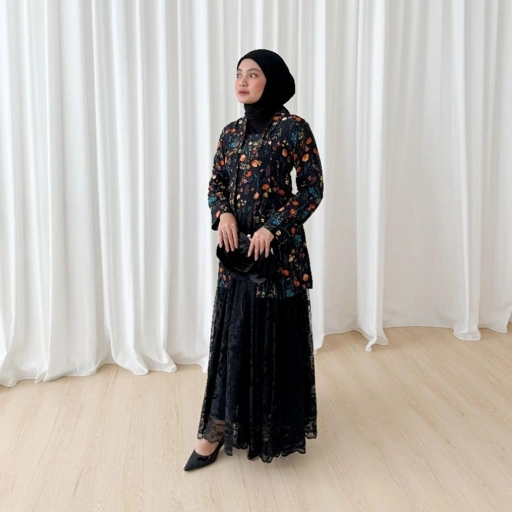 Image of Keela Kutubaru by Dielle Official / Kebaya Kutubaru / Kebaya Organza
