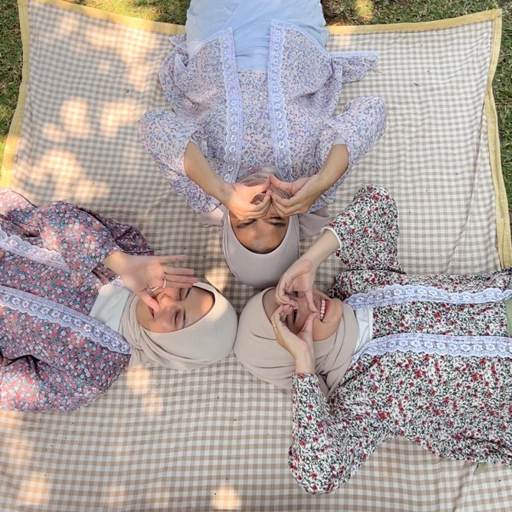 Image of Nona Kutubaru by Dielle Official / Kutubaru Hijab / Kebaya Kutubaru / Kebaya Modern