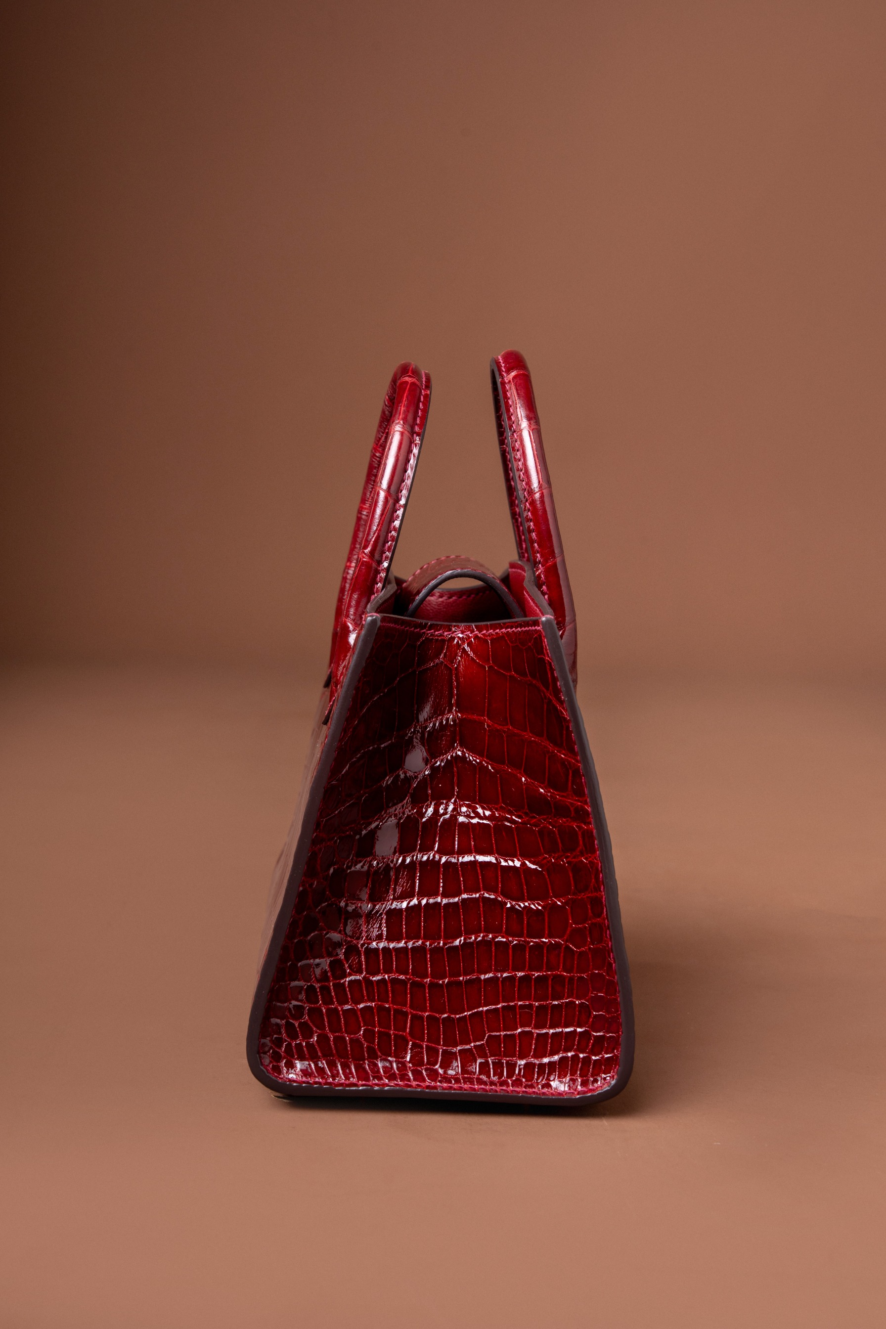 PRE-ORDER MIKRO TABI EXOTIC - WINE CROCODILE START SHIPPING 15 JANUARY 2027