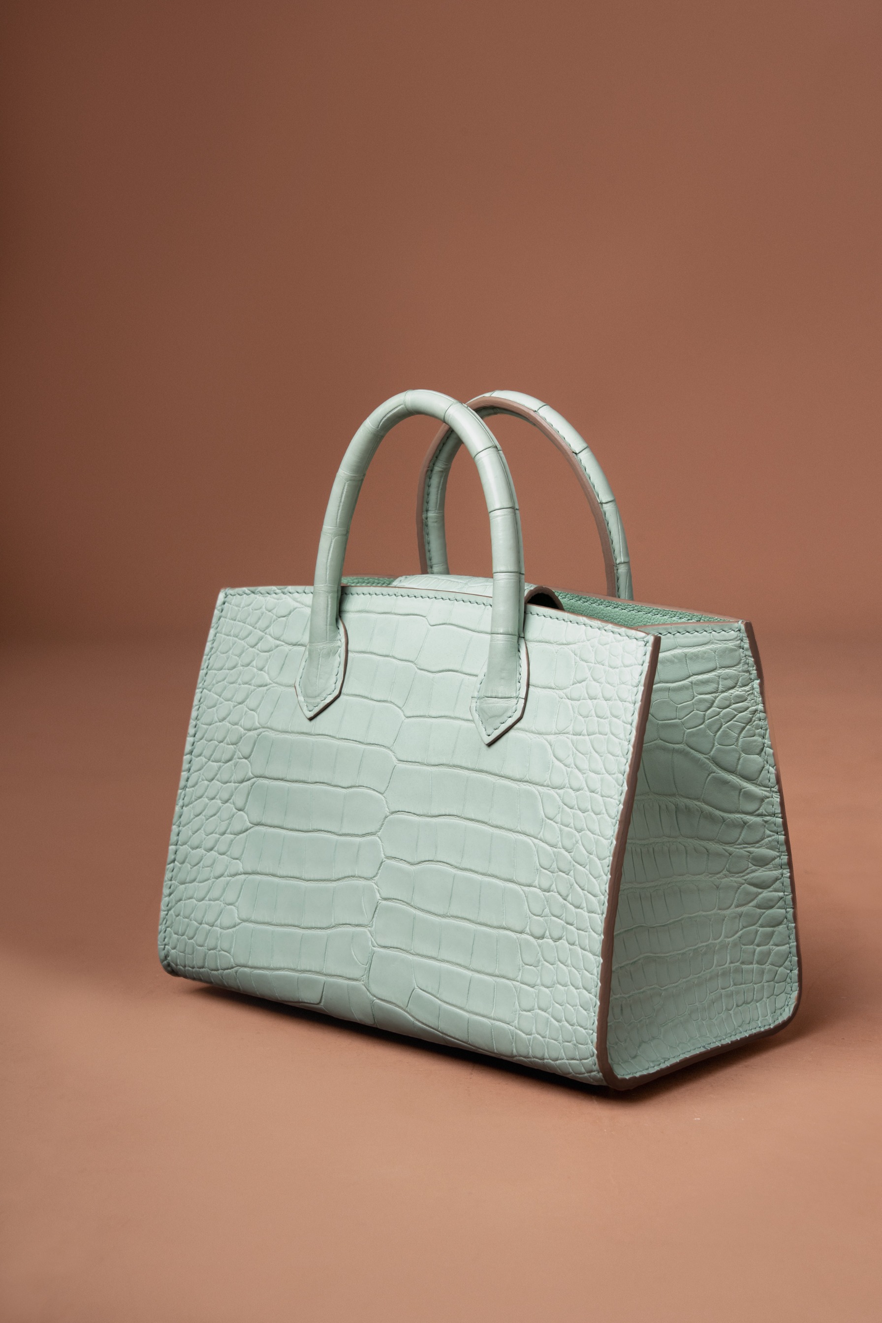 PRE-ORDER MIKRO TABI EXOTIC - PISTACHIO MINT CROCODILE START SHIPPING 15 JANUARY 2027
