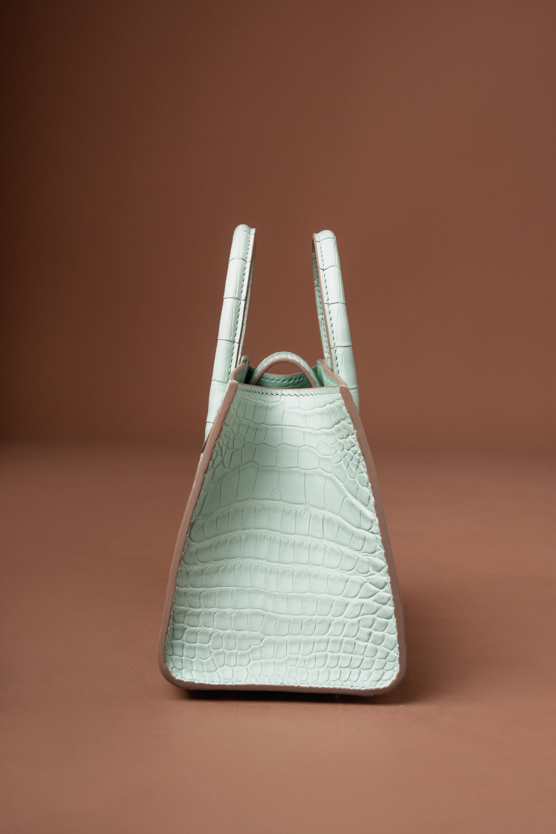 PRE-ORDER MIKRO TABI EXOTIC - PISTACHIO MINT CROCODILE START SHIPPING 15 JANUARY 2027