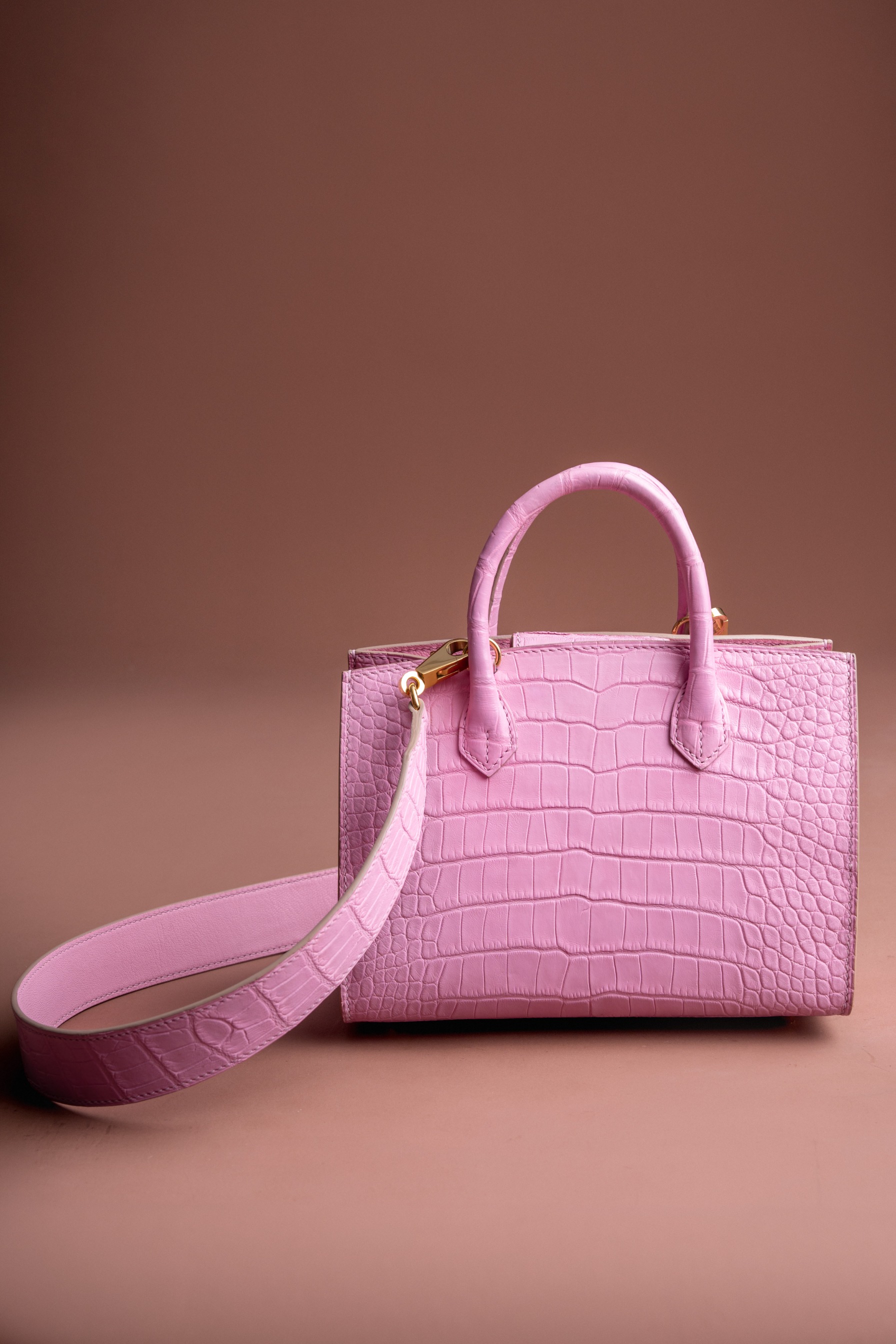 PRE-ORDER MIKRO TABI EXOTIC - ROSE POWDER CROCODILE START SHIPPING 15 JANUARY 2027