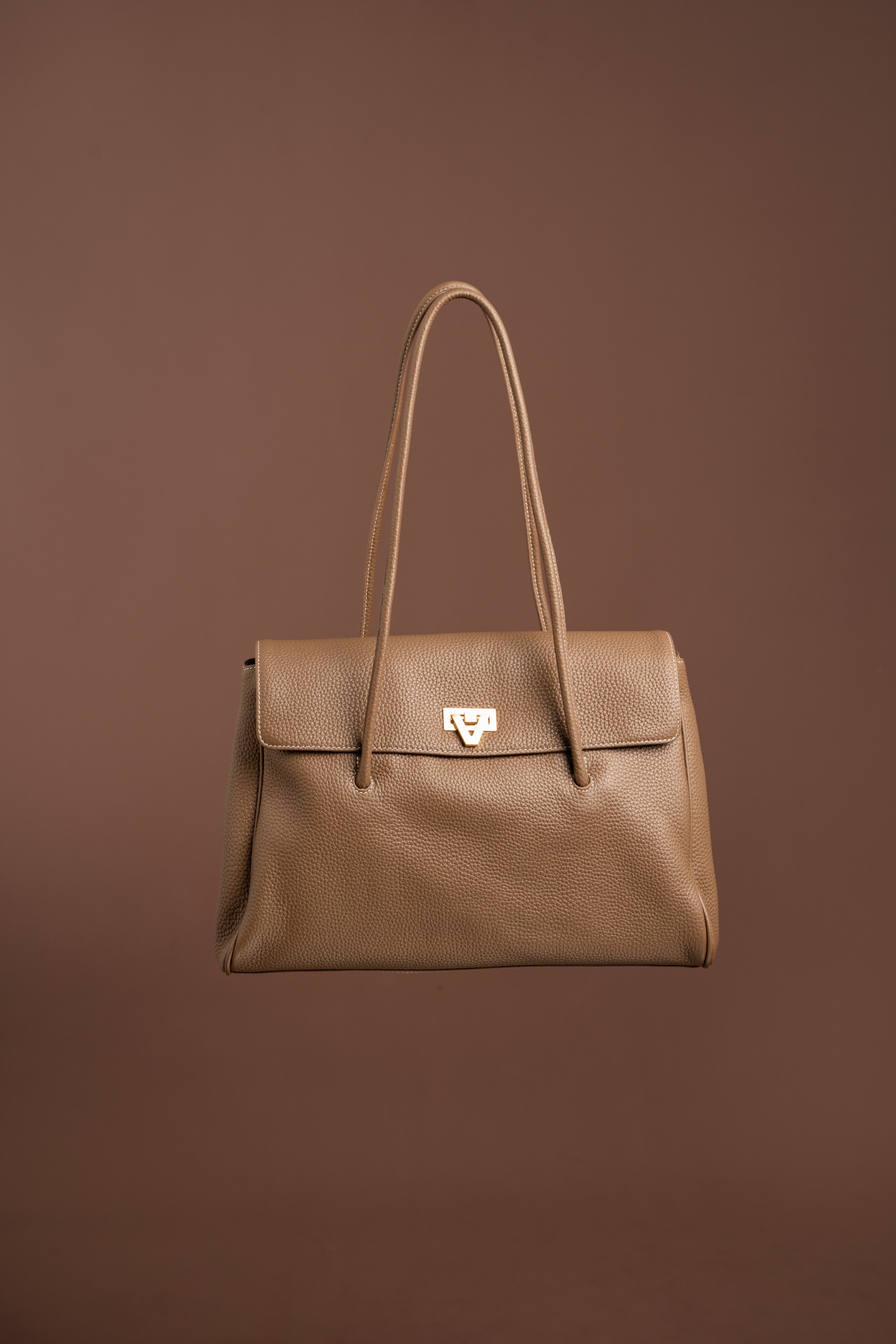 PO COSMO TAUPE Start Shipping End of October 2026