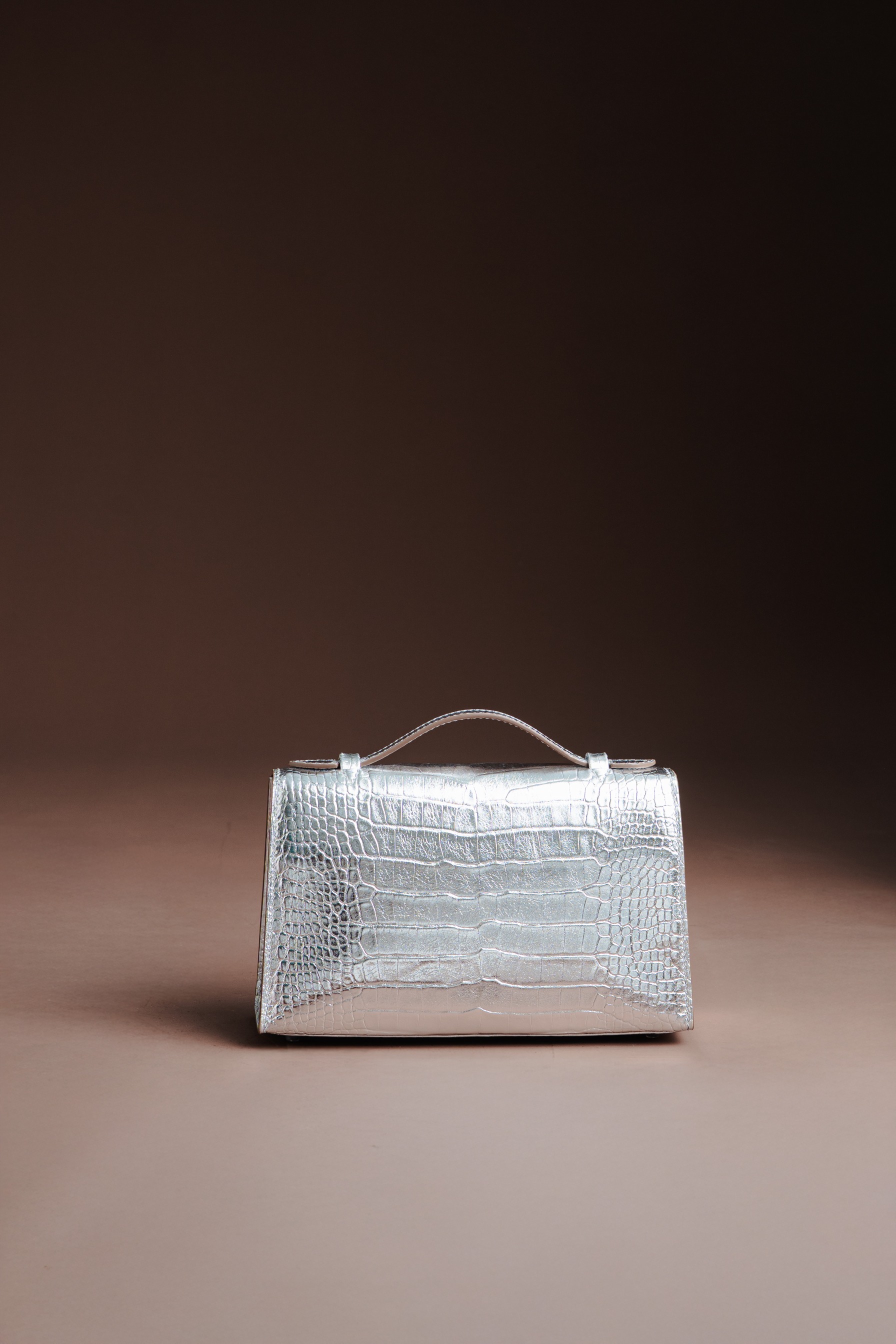 PO The Luxury Exotic Heart Bag - Silver Crocodile with Crystal Buckle Start Shipping NOVEMBER 2026
